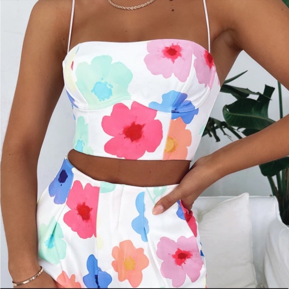 White Fox “follow you anywhere” crop xs